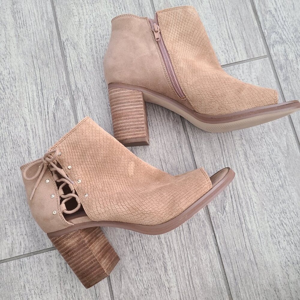 Nine West lace up ankle booties tan suede size 8.5 women's - Picture 10 of 15